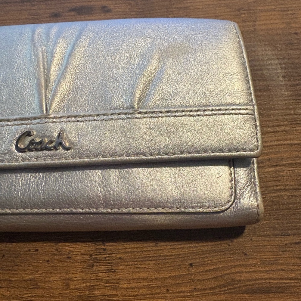 Coach Y2K silver metallic vintage wallet tri fold pink liner - Picture 2 of 13